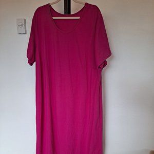 Deep pink T-shirt dress